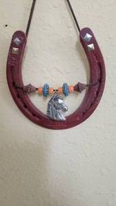 lot 26 image: Horseshoe Wall Hanging