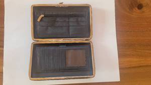 lot 35 image: Ladies (Christian) Billfold Exquisite (Brand New)