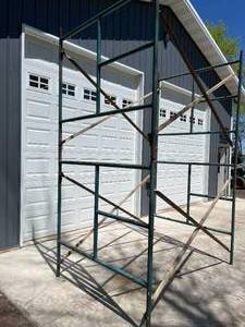 SCAFFOLDING - 2 SECTIONS