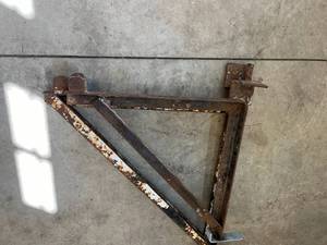 2 - ANGLE IRON SADDLE SIDE BRACKETS FOR SCAFFOLD