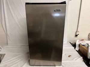 Magic Chef Mini Refrigerator - Tested and Works