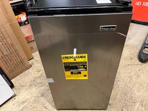 Magic Chef Mini Refrigerator - Tested and Works