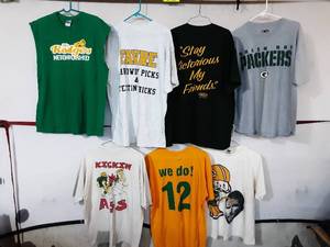 lot 4 image: 7 Green Bay Packers T-shirts size XL