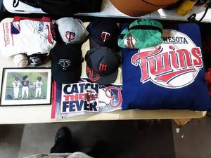 lot 32 image: MN Twins Hats and Collectibles