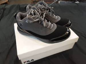 lot 50 image: New Fila Shoes Size 13