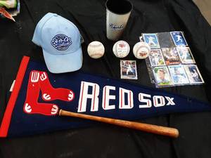 lot 55 image: Baseball Collectibles