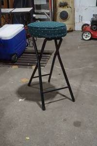 lot 6 image: Green Stool