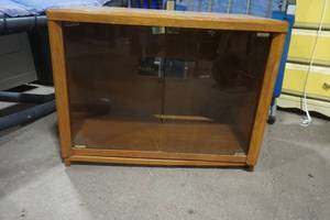 lot 15 image: Swivel Top Cabinet 19x 29x 23