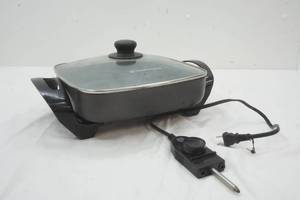 lot 36 image: Toastmaster Electric Frying Pan