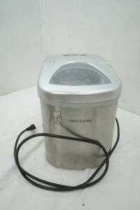 lot 61 image: Used Frigidaire Ice Maker