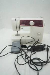 lot 66 image: Brother VX 1435 Sewing Machine