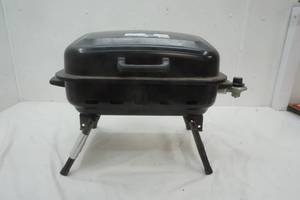 lot 74 image: Outdoor LP Gas  BBQ Grill