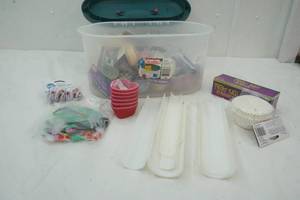 lot 94 image: Variety Cupcake Cups, & Treat bags in a Container