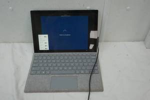 lot 98 image: Microsoft Tablet and Case (Working Condition)