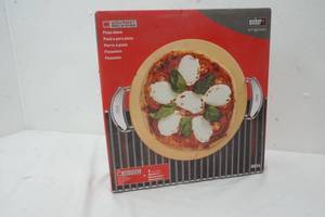 lot 108 image: New Weber Gourmet Pizza Stone