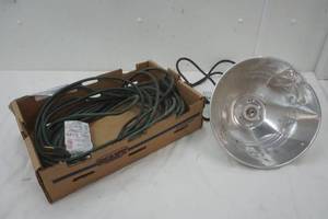 lot 123 image: Extension Cord and Heat Light (no bulb)