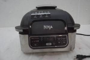 lot 142 image: Ninja Food Grill