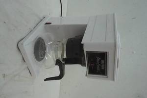 lot 152 image: Bunn Pour OMatic Coffee Pot