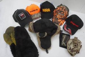 lot 179 image: Variety of Mens Hats, 2 Pistol Holsters & Winter Gloves