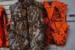 lot 192 image: XL Deer Camp Camo Vest, Remington L Orange Hunting Vest