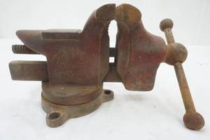 lot 221 image: Rock Island No. 5G Bench Vise
