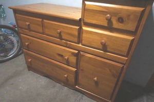 lot 228 image: Pine Wood 6 Drawer Dresser