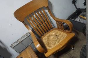 lot 229 image: Vintage Desk Chair on Rollers