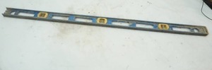 lot 269 image: Blue Leveler 4ft Long