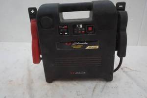 lot 284 image: Schumacher Battery Charger,  1100 Peak Amps