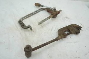 lot 291 image: Pipe Cutter and Clamp