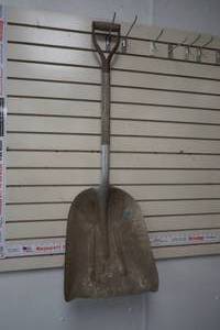 lot 299 image: Scoop Shovel