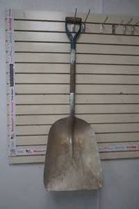 lot 300 image: Scoop Shovel