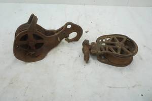 lot 318 image: Vintage Pulleys