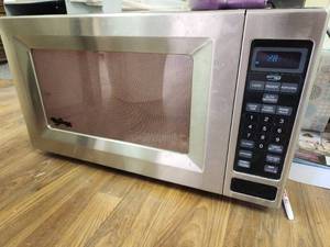 lot 289 image: Whirlpool Household 1100W Microwave Oven GT4185SKS