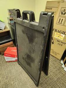 lot 306 image: Plasticade Products Signacade Deluxe Sign Board