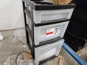 lot 256 image: Staples Plastic File Cart Storage Cabinet 3-drawer