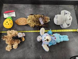 lot 150 image: Lot of (5) Steel Dog Assorted Dog Toys - Beaver, Mouse, Sloth, Bear, Pineapple Slow Treater