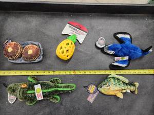 lot 136 image: Lot of (5) Steel Dog Assorted Dog Toys - Sunfish, Blue Jay, Pancakes, Gator, Pineapple Slow Treater