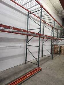 lot 6 image: Pallet Racking - 12 Uprights (x5), 8 Cross Beams (x18), 42x46 Wire Grates (x16)