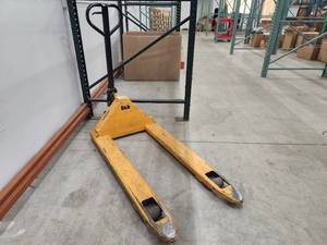 lot 16 image: Global Industrial Pallet Jack