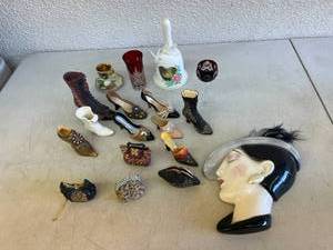 lot 77 image: Mixed Collectibles Lot