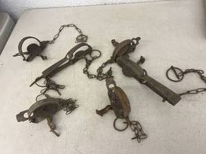 lot 113 image: Traps