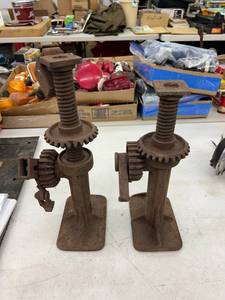 lot 145 image: Vintage Jacks
