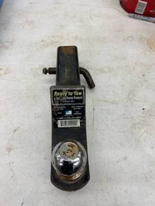 lot 153 image: Trailer Hitch with 2 Ball