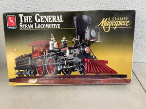 lot 7 image: AMT ERTL The General Steam Locomotive Classic Masterpiece 125 Model Kit