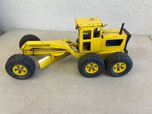 lot 44 image: Tonka Scraper