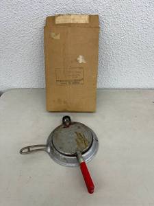 lot 193 image: Krumkake Iron