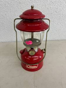 lot 214 image: 1971 Coleman 200A Lantern