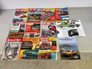 lot 259 image: Vintage Auto Magazines & Brochures