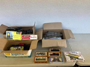 lot 262 image: Toy Train Tracks, Cars, Engine & Control Panel & Transformer